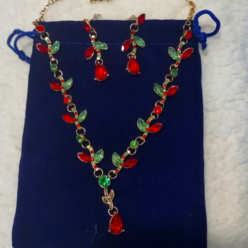 Holiday necklace and earrings set